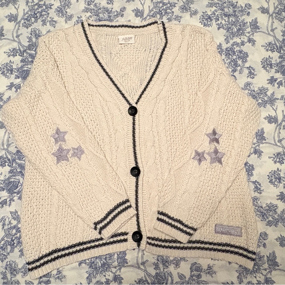 Taylor Swift folklore cardigan